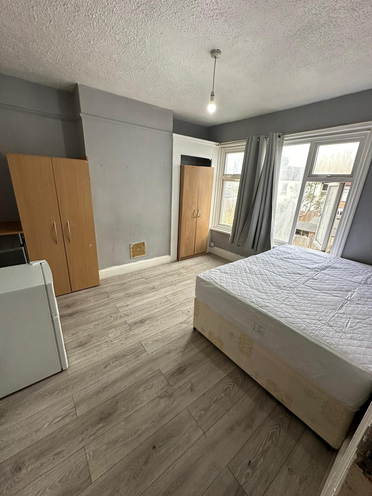 Spacious Room in North London